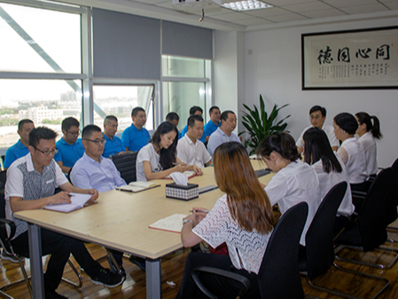 同心同德穩紮穩打求成績，專心專注腳踏實地謀發展